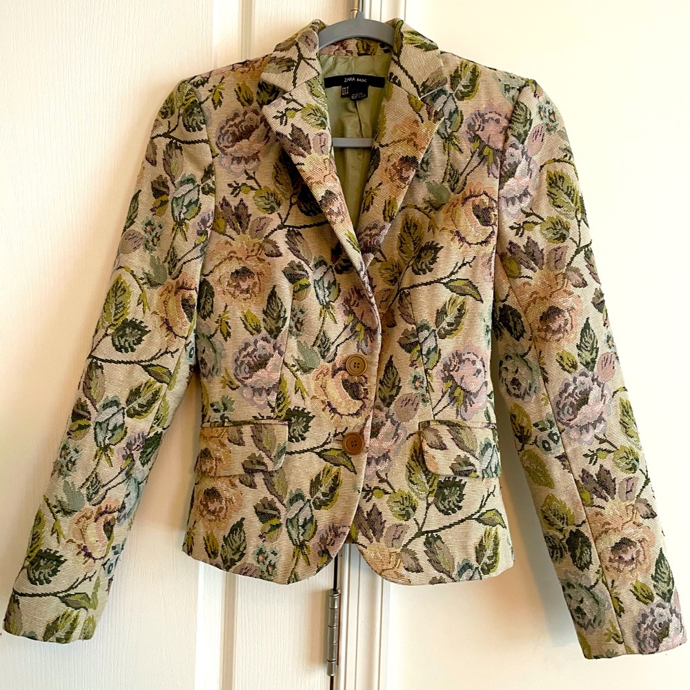 Zara Basic Floral Tapestry Jacket size 4